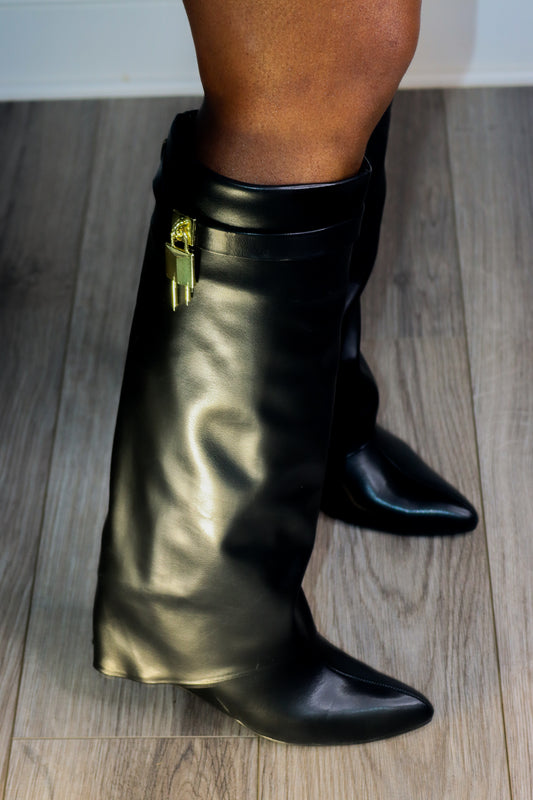 REMY | BLACK PADLOCK DETAIL WEDGE HEEL BOOT